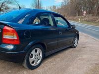 Gebraucht Opel Astra Edition 75 PS (55 kW) 1999 Schwarz Limousine