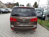 Gebraucht VW Touran Style 105 PS (77 kW) 2012 Toffeebraun metallic Van / Kleinbus