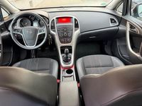 Gebraucht Opel Astra 140 PS (102 kW) 2012 Mahagonibraun/darkmahagony Kombi