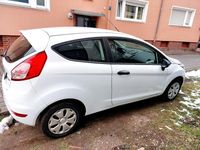 Gebraucht Ford Fiesta 60 PS (44 kW) 2015 Weiß Kleinwagen