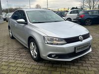 Gebraucht VW Jetta Life 122 PS (89 kW) 2014 Silber Limousine