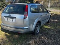 Gebraucht Ford Focus Ambiente 101 PS (74 kW) 2006 Silber Limousine