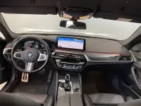 Gebraucht BMW M550 Performance 530 PS (389 kW) 2023 Gold Limousine