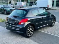 Gebraucht Peugeot 207 Forever 95 PS (69 kW) 2012 Schwarz Kleinwagen