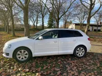 Gebraucht Audi A3 105 PS (77 kW) 2011 Weiß Kleinwagen