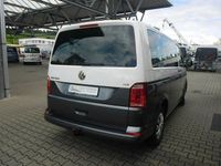 Gebraucht VW Multivan 150 PS (110 kW) 2017 Weiß metallic Van