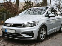 Gebraucht VW Touran Active 122 PS (89 kW) 2022 Silber Van / Kleinbus
