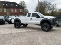 Używany Ford V8 400 KM (294 kW) 2012 Biały Pickup