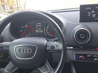 Gebraucht Audi A3 Ambiente 110 PS (80 kW) 2014 Rot Limousine