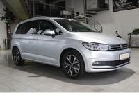 Gebraucht VW Touran 150 PS (110 kW) 2022 Silber Van / Kleinbus