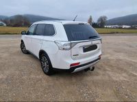 Gebraucht Mitsubishi Outlander 150 PS (110 kW) 2015 Weiß SUV