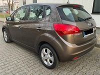 Gebraucht Kia Venga 90 PS (66 kW) 2013 Braun Kleinwagen