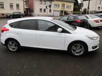 Gebraucht Ford Focus Titanium 125 PS (91 kW) 2016 Weiß Limousine