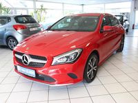 Gebraucht Mercedes CLA200 Shooting Brake 136 PS (100 kW) 2017 Rot Kombi