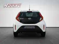 Gebraucht Toyota Aygo X Basis 72 PS (52 kW) 2023 Weiß SUV