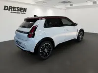 Nowe Renault 5 E-Tech Iconic 89 kW (122 KM) 2026 Biały Sedan/Limuzyna
