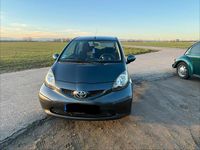 Gebraucht Toyota Aygo 68 PS (50 kW) 2005 Grau Kleinwagen
