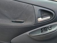 Gebraucht Toyota Yaris 65 PS (47 kW) 2003 Blau Kleinwagen