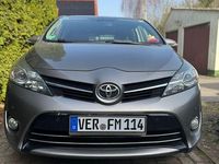 Gebraucht Toyota Verso Skyview Edition 111 PS (81 kW) 2015 Andere farben Van / Kleinbus