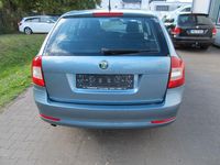 Gebraucht Skoda Octavia Ambiente 105 PS (77 kW) 2011 Grau Kombi