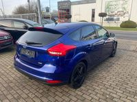 Gebraucht Ford Focus Business Edition 125 PS (91 kW) 2018 Blau Limousine