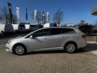 Gebraucht Toyota Avensis Edition 124 PS (91 kW) 2014 Silber Kombi