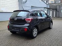 Gebraucht Hyundai i10 Classic 67 PS (49 kW) 2017 Schwarz Kleinwagen