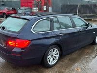 Gebraucht BMW 530 Sport Line 272 PS (200 kW) 2012 Blau Kombi