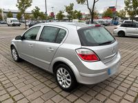 Gebraucht Opel Astra 105 PS (77 kW) 2006 Silber Kleinwagen