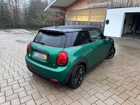 Gebraucht Mini Cooper SE 75 kW (102 PS) 2021 Grün Kleinwagen