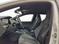 Gebraucht VW Golf VIII R-line 150 PS (110 kW) 2022 Pure white Kombi