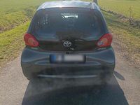 Gebraucht Toyota Aygo 68 PS (50 kW) 2009 Grau Kleinwagen