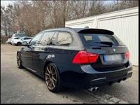 Gebraucht BMW 330 Performance 400 PS (294 kW) 2011 Schwarz Kombi