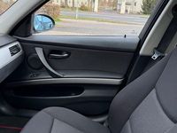 Gebraucht BMW 320 150 PS (110 kW) 2006 Schwarz Kombi