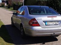 Gebraucht Mercedes E240 Elegance 177 PS (130 kW) 2001 Silber Limousine