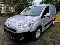 Gebraucht Peugeot Partner 90 PS (66 kW) 2012 Silber Van / Kleinbus