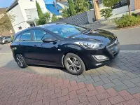 Gebraucht Hyundai i30 Trend 101 PS (74 kW) 2015 Schwarz Kombi