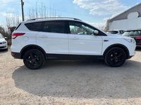 Gebraucht Ford Kuga Titanium 150 PS (110 kW) 2016 Weiß SUV