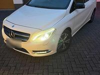 Gebraucht Mercedes B200 156 PS (114 kW) 2013 Weiß Van / Kleinbus
