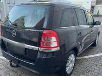 Gebraucht Opel Zafira 143 PS (105 kW) 2012 Schwarz Van / Kleinbus