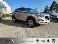 Gebraucht Hyundai Tucson Intro Edition 177 PS (130 kW) 2016 White sand SUV