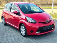Gebraucht Toyota Aygo Cool 68 PS (50 kW) 2013 Rot Kleinwagen