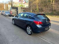 Gebraucht Opel Astra Design Edition 120 PS (88 kW) 2011 Ozean blau (p2) Kleinwagen