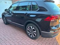 Gebraucht VW Tiguan Active 150 PS (110 kW) 2023 Schwarz SUV