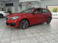 Gebraucht BMW 120 Sport Line 178 PS (130 kW) 2022 Melbournerot metallic Limousine