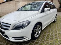 Gebraucht Mercedes B200 156 PS (114 kW) 2014 Weiß Van / Kleinbus