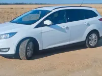 Gebraucht Ford Focus Trend 125 PS (91 kW) 2015 Weiß Limousine