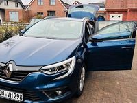 Gebraucht Renault Mégane IV Bose Edition 132 PS (97 kW) 2018 Blau Limousine