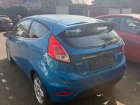 Gebraucht Ford Fiesta Titanium 101 PS (74 kW) 2013 Blau Kleinwagen