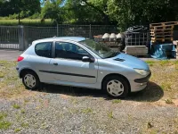 Gebraucht Peugeot 206 75 PS (55 kW) 2002 Silber Kleinwagen